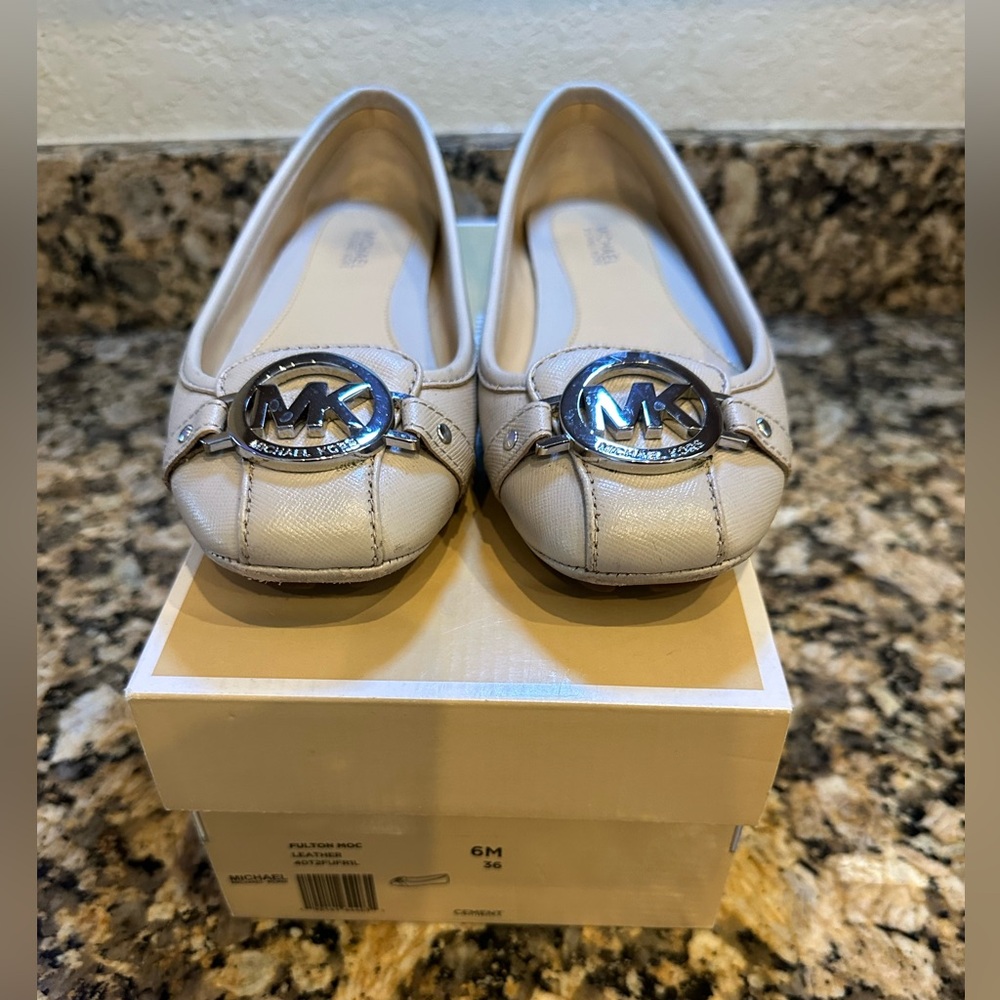 Michael Kors 6M